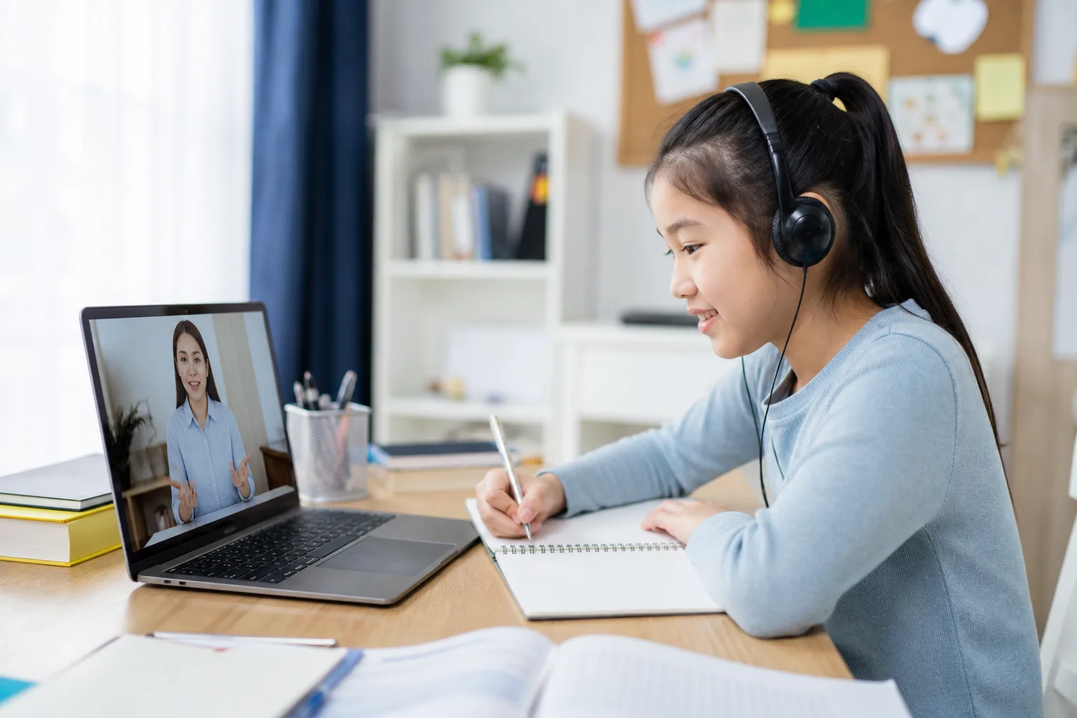 Writing and Speaking English at Age 10: A Guide for International School Families
